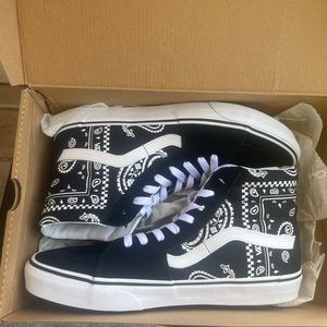 NIB VANS Sk8-Hi Peace Paisley - Black Sz 10